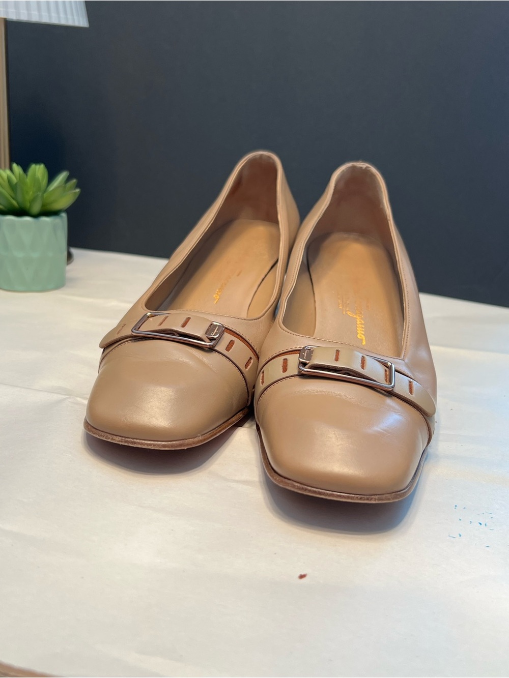 Salvatore Ferragamo Vintage Beige Leather Buckle Pumps - Picture 5 of 12
